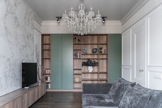 Проект месяца: квартира с камином и зеркалами в сердце старого Петербурга